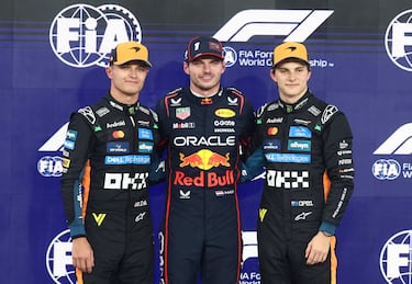 Los 3 mejores tiempos posan juntos tras la clasificación del GP de Abu Dabi. En la carrera Verstappen saldrá primero seguido de Norris y de Piastri. De terminar así, Lando Norris se proclamaría campeón. Al británico le bastaría con ser tercero para conseguir su primer campeonato del mundo de la Fórmula 1.
