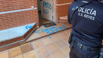 Atacan y vandalizan la casa de Perdiguero, candidato en San Sebastián de los Reyes: “Perro HP” 