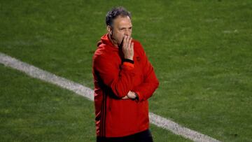 Vuelve Caparrós y Barral pide perdón; la Copa, desplazada