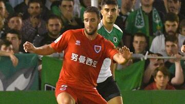 Higinio renueva su contrato con el Numancia