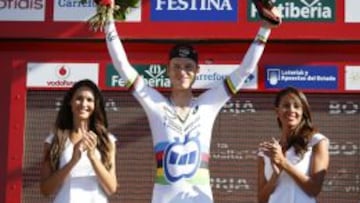 El alem&aacute;n Tony Martin (Omega Pharma) celebrando la victoria en la d&eacute;cima etapa de la Vuelta a Espa&ntilde;a celebrada hoy.