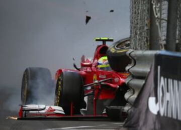 Felipe Massa piloto Brasileño de Ferrari se estrella durante los últimos entrenamientos libres del Gran Premio de Mónaco de fórmula uno.