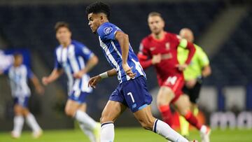 Porto cayó goleado 1-5 en el Dragão ante el Liverpool por la segunda fecha de la Champions League. El equipo inglés fue muy superior al de los colombianos