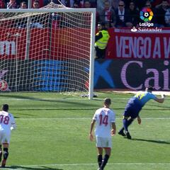Rico, como su himno, nunca se rinde: un penalti y 4 paradones top