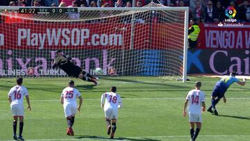 Rico, como su himno, nunca se rinde: un penalti y 4 paradones top