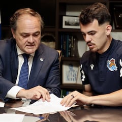 Sola renueva con la Real hasta 2026