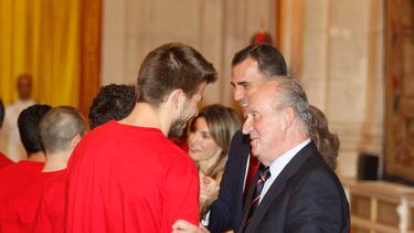 Gerard Piqué and King Juan Carlos I at the 2010 World Cup.