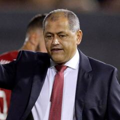 Técnico de Paraguay avisa: "Le tengo bastante hambre a Brasil"
