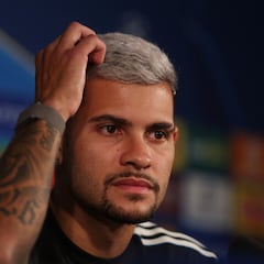 Bruno Guimaraes: “Me enamoré del fútbol por Ronaldinho”