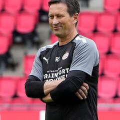 Schmidt: "La Real apuesta por un fútbol de ataque, pero también se organiza en defensa"