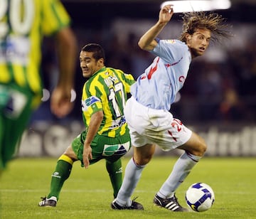 He joined Celta B in 2007 and locked down a place in the first team in the Second Division. After four seasons with the Celestes, he joined Rayo Vallecano.