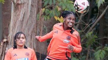 Linda Caicedo y Greicy Landázury en un entrenamiento de la Selección Colombia Femenina Sub-20.