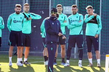 Álvaro Cervera, durante un entrenamiento del Cádiz.