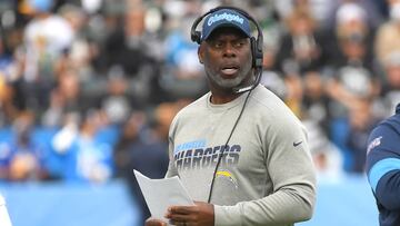 El coach de los Chargers, uno de tres entrenadores de color en la liga, participó en las protestas en California por la muerte de George Floyd.