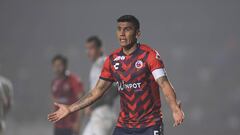 PSV y Matías Almeyda felicitan a Carlos Salcido