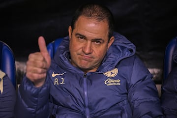  Andre Soares Jardine head coach of America during the final first-leg match between America and Monterrey as part of the Torneo Apertura 2024 Liga MX at Cuauhtemoc Stadium, on December 12, 2024 in Puebla, Mexico.