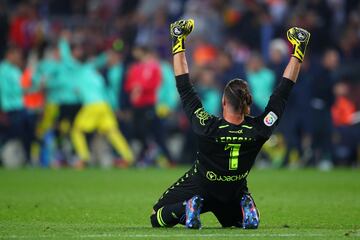 Jeremías Ledesma celebra la victoria tras finalizar el encuentro.