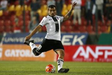 El mediocampista argentino de Colo Colo recibía $20.638.120 en 2015.