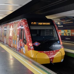 Así es el metro de la Navidad en Madrid: ¿cuáles son sus horarios y por qué líneas pasa el tren?