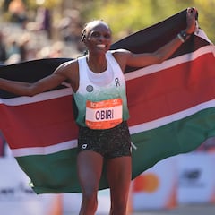 How much money did Benson Kipruto and Hellen Obiri get for winning the New York City Marathon?