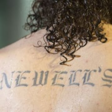 Detalle del tatuaje que luce Gustavo Echenique de Newell's.