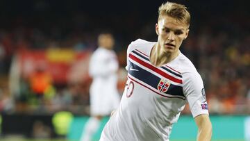 La Real ve m¨¢s factible la llegada de Odegaard que la de Olsen