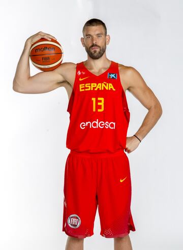 Spain's international basketball team kicks off with official photos