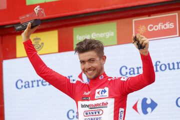 El ciclista noruego se encontraba en uno de los grupos de fugados de la etapa y llegó a 22 segundos de Storer. Actualmente saca 58 segundos al francés Martin y 2'38'' del bicampeón de La Vuelta, el esloveno Primoz Roglic

