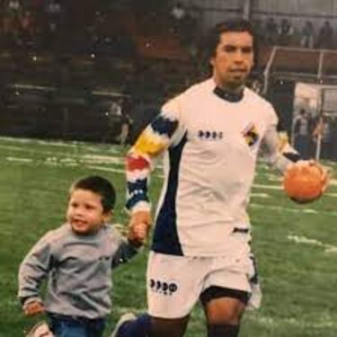 Su papá jugó en Primera e ‘imitó' un gol mítico de su DT: “Nunca pensé que sería tan lindo”