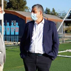 Escobar asume en la U: estilo, refuerzos, y dos que no siguen el 2022