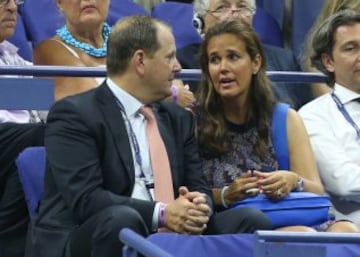 Tony Godsick, agente de Roger Federer, junto a su mujer la extenista Mary Joe Fernández.