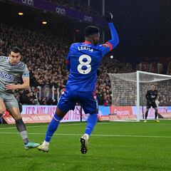 Lerma busca el gol, pero habrá replay ante Everton por FA Cup