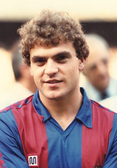 Militó en las categorías inferiores del Barcelona desde el 1982 hasta el 86, cuando subió al primer equipo. Estuvo en el club blaugrana hasta 1988. Llegó al Mallorca en 1989 y se fue en 1993. Su último equipo fue el mallorquín, donde militó una última tem