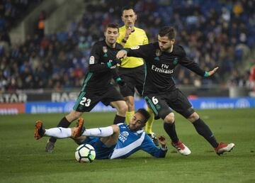 Sergio Garca entre Nacho Fernndez y Kovacic.