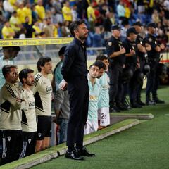 Rubén Albés: “Queremos firmar jugadores que sumen y vengan con hambre”