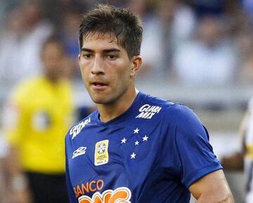 BELO HORIZONTE, BRAZIL - NOVEMBER 02: Lucas Silva #16 of Cruzeiro in action during a match between Cruzeiro and Botafogo as part of Brasileirao Series A 2014