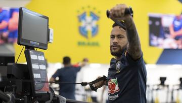 Neymar se entrena en la Granja Comary, Teresopolis, concentración de la selección brasileña.