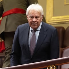 ¿Cuándo fue presidente Felipe González y cuántos años estuvo en el Gobierno con el PSOE?