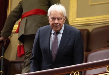 El expresidente del Gobierno Felipe González durante el acto de jura de la Constitución ante las Cortes Generales, en el Congreso de los Diputados.