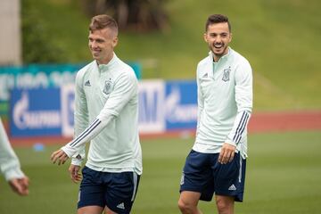 Dani Olmo y Sarabia. 

