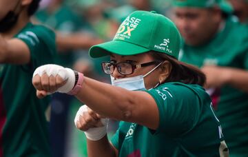 La clase se ha desarrollado en el Zócalo, la plaza central de la ciudad de México para intentar superar el récord que ostenta actualmente Moscú, que en 2017 reunió a unos 3.000 participantes.