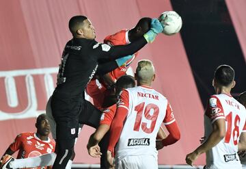 El América venció 3-0 a Santa Fe en el partido de ida de la final de la Liga BetPlay con goles de Yésus Cabrera, Duván Vergara y Santiago Moreno.