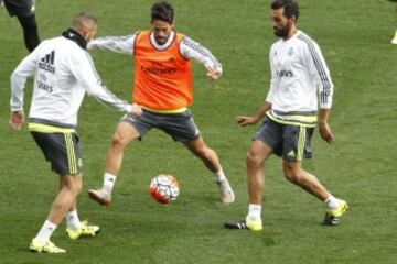 Benzema, Isco y Arbeloa 