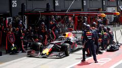 Red Bull mosquea a Ferrari