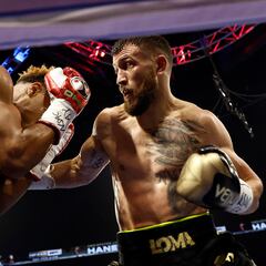 Óscar de la Hoya vio ganar a Lomachenko ante Devin Haney