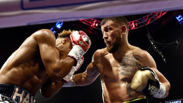 Las Vegas (United States), 21/05/2023.- Vasiliy Lomachenko (R) of Ukraine in action against Devin Haney (L) of the USA during their 12 round Undisputed Lightweight Championship fight at the MGM Garden Arena in Las Vegas, Nevada, USA, 20 May 2023. (Ucrania, Estados Unidos) EFE/EPA/ETIENNE LAURENT
