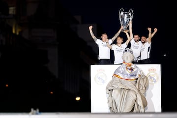 02/06/24 REAL MADRID CHAMPIONS LEAGUE 2024 ALEGRIA CELEBRACION CIBELES CAMPEONES 
TONI KROOS LUKA MODRIC NACHO FERNANDEZ DANI CARVAJAL 
