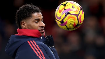 Manchester (United Kingdom), 30/12/2024.- Manchester United forward Marcus Rashford warms up before the English Premier League match between Manchester United and Newcastle United in Manchester, Britain, 30 December 2024. (Reino Unido) EFE/EPA/ADAM VAUGHAN EDITORIAL USE ONLY. No use with unauthorized audio, video, data, fixture lists, club/league logos, 'live' services or NFTs. Online in-match use limited to 120 images, no video emulation. No use in betting, games or single club/league/player publications.