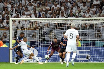 Así marcó Mbappé su primer gol con el Madrid.