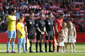 Steven Gerrard deja el Liverpool tras 17 años defendiendo la misma camiseta. Anfield se vistió de gala para hacer inolvidable su despedida.